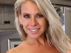 Myfreecams Live Porn of WildWifeBarbi