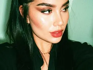 Myfreecams Free Porn Cam of AlmaBlaze