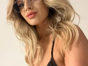 Myfreecams Watch Live Sex Cams of SweetyLemon