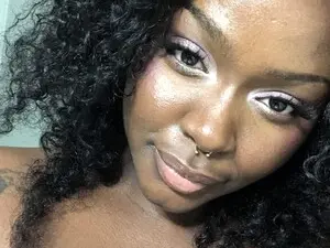 Myfreecams Sex Cam of Spoiledeboni