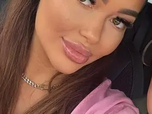 Myfreecams Adult Webcams of Selenna_Sky