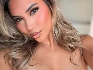 Myfreecams Private Sex Chat of ExoticLILYxo