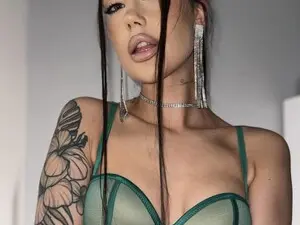 Myfreecams Free Porn Cam of HotCrispbread