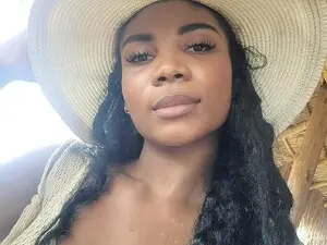 Myfreecams Nude Webcam of Miss_Benz