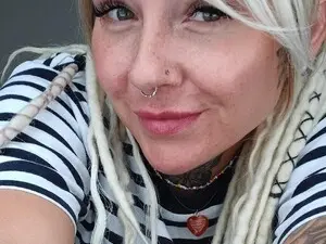 Myfreecams Live Sex Cam of pixieDread