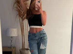 Myfreecams Adult Video Chat of English_Lola