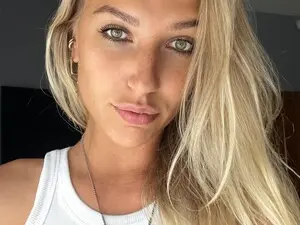 Myfreecams Live Sex Cam of VivicaCoke