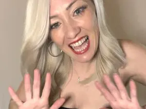 Myfreecams Adult Video Chat of HotBlondeSlut