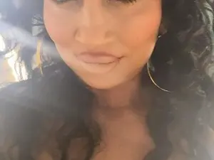 Myfreecams Free Porn Cam of BlackRoxxx