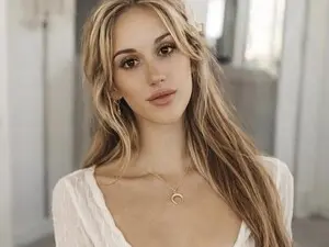 Myfreecams Sex Cam of LillieQ