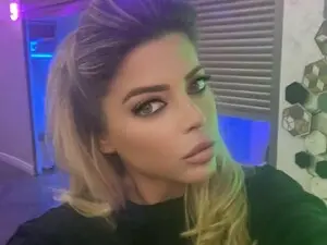 Myfreecams Live Sex Cam of SarahLyne