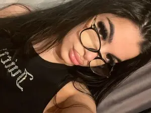 Myfreecams Sex Chat of BruneteAstrid