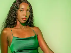 Myfreecams Sex Cam of FiorelaLenin