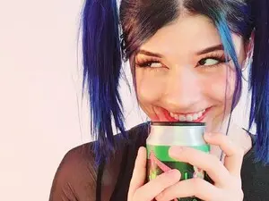 Myfreecams Free Porn Cam of Agostinha_Red