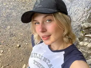 Myfreecams Nude Webcam of EarlyyBird