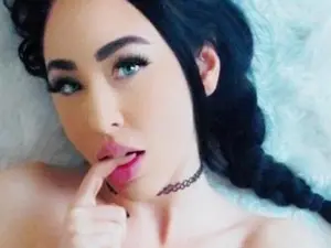 Myfreecams Live Sex Cam of LUCIELUVIT