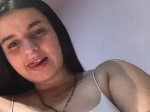 Myfreecams Live Sex Cam of Aidana19