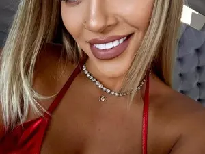 Myfreecams Nude Webcam of Lorehottie