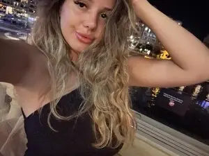 Myfreecams Best Webcam of StrawberryHug