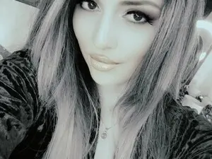 Myfreecams Nude Webcam of Evelinn
