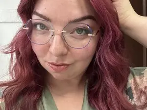 Myfreecams Adult Webcams of CurvyCate127