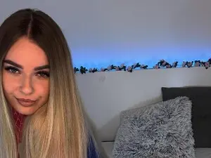Myfreecams Nude Webcam of LunaSpark