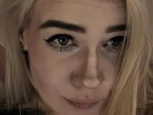 Myfreecams Live Sex Cam of RedVelveten