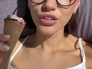 Myfreecams Nude Webcam of HotDoll19