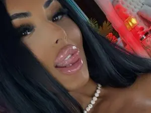 Myfreecams Free Porn Cam of YanaRamirez