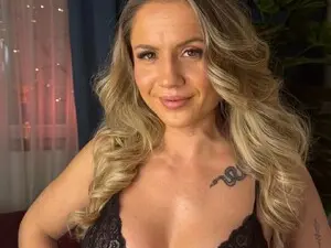 Myfreecams Adult Video Chat of AdelineCarter