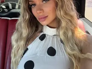 Myfreecams Free Porn Cam of NicolleBlake