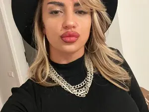 Myfreecams Live Sex of IzabelaTessa