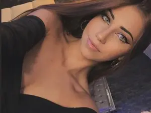 Myfreecams Sex Cam of ChantalBlair