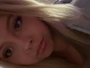 Myfreecams Nude Webcam of pr1ncessbelle