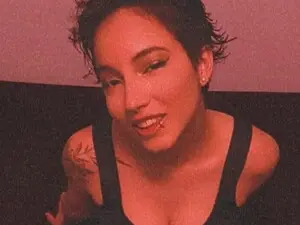 Myfreecams Sex Chat of Laura_hills18