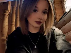 Myfreecams Live Sex Cam of NayaValen