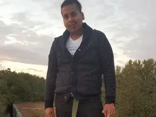 Streamate Nude Webcam of EstebanCrack