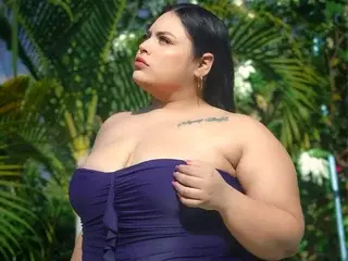 Streamate Live Sex Cam of Maya_curvy