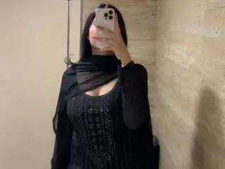 Streamate Sex Cam of Roshi_Love