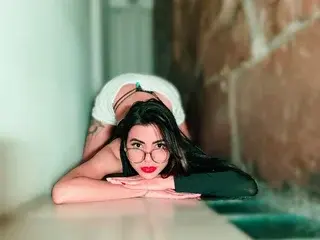 Streamate Live Sex Cam of IsisRoosexx