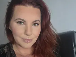 Streamate Adult Webcam of ReevaLouxx