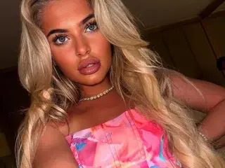 Streamate Sex Cam of Blondebrookex