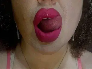 Streamate Free Porn Cam of CurvyKatty40DD