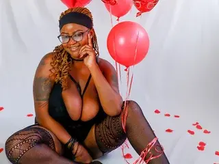 Streamate Adult Webcam of CuteBustyBabe