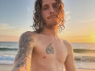 Streamate Sex Cam of BIGxRED