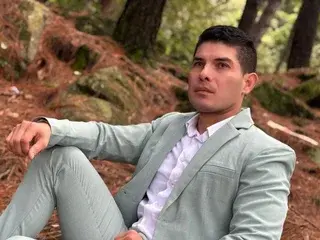 Streamate Free Porn Cam of Graysonn_Owen