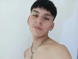 Streamate Live Sex Cam of AlexanderCollinss
