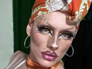 Streamate Live Porn of DeMoniica