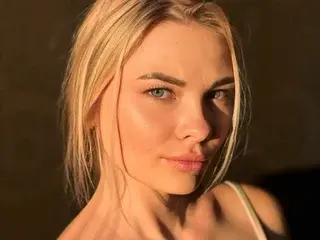 Streamate Free Live Porn of Tina_Candy