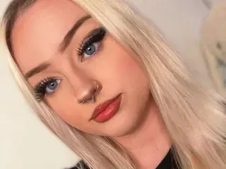 Streamate Watch Live Sex Cams of ChloeLevine